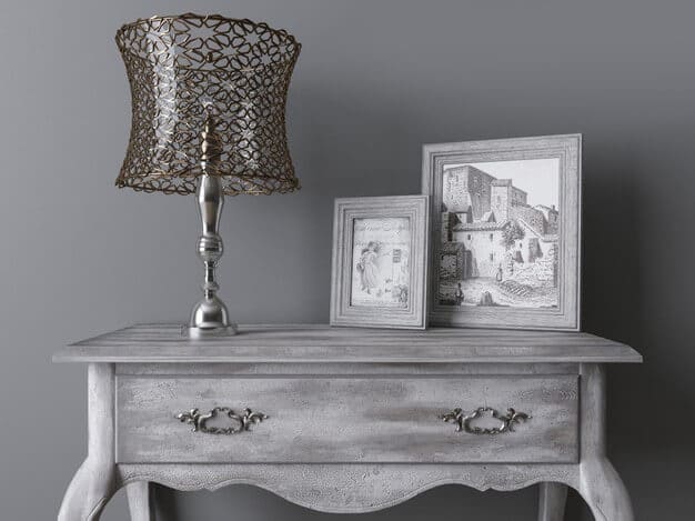 6 Tips for Antiquing With Furniture Wax